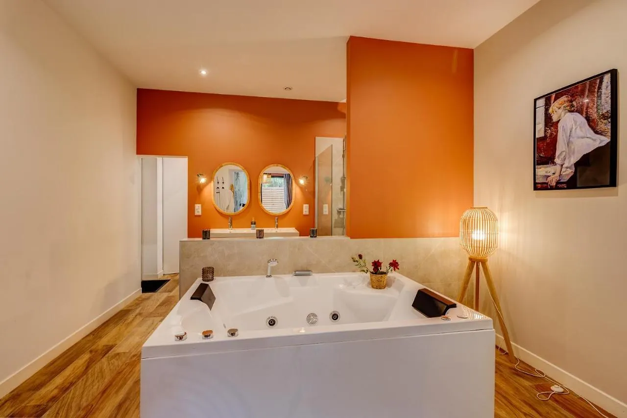 Hôtel Rosa La Rouge, Bulles Romantiques à Albi 0*,