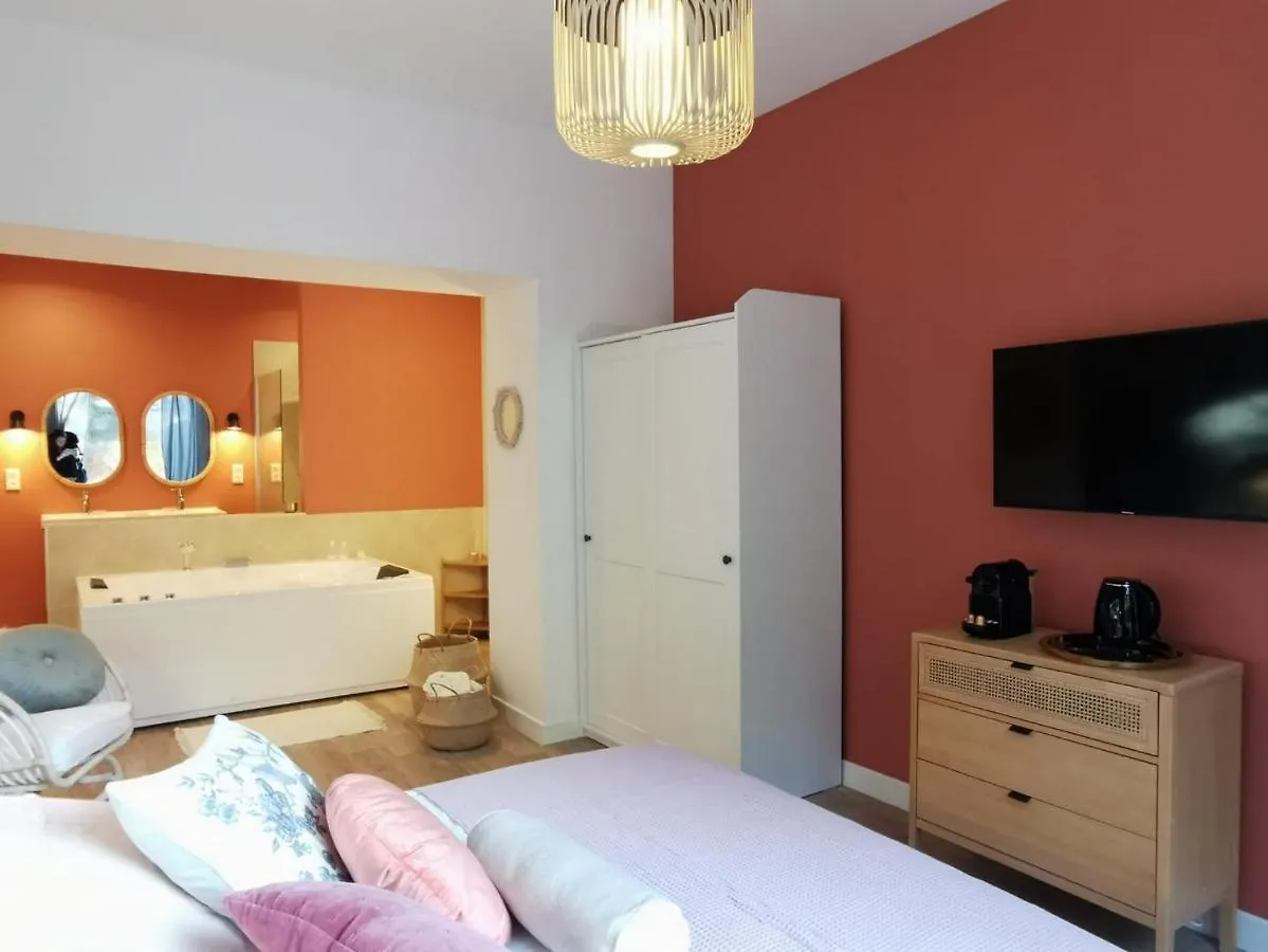 Rosa La Rouge, Bulles Romantiques Hotel Albi France